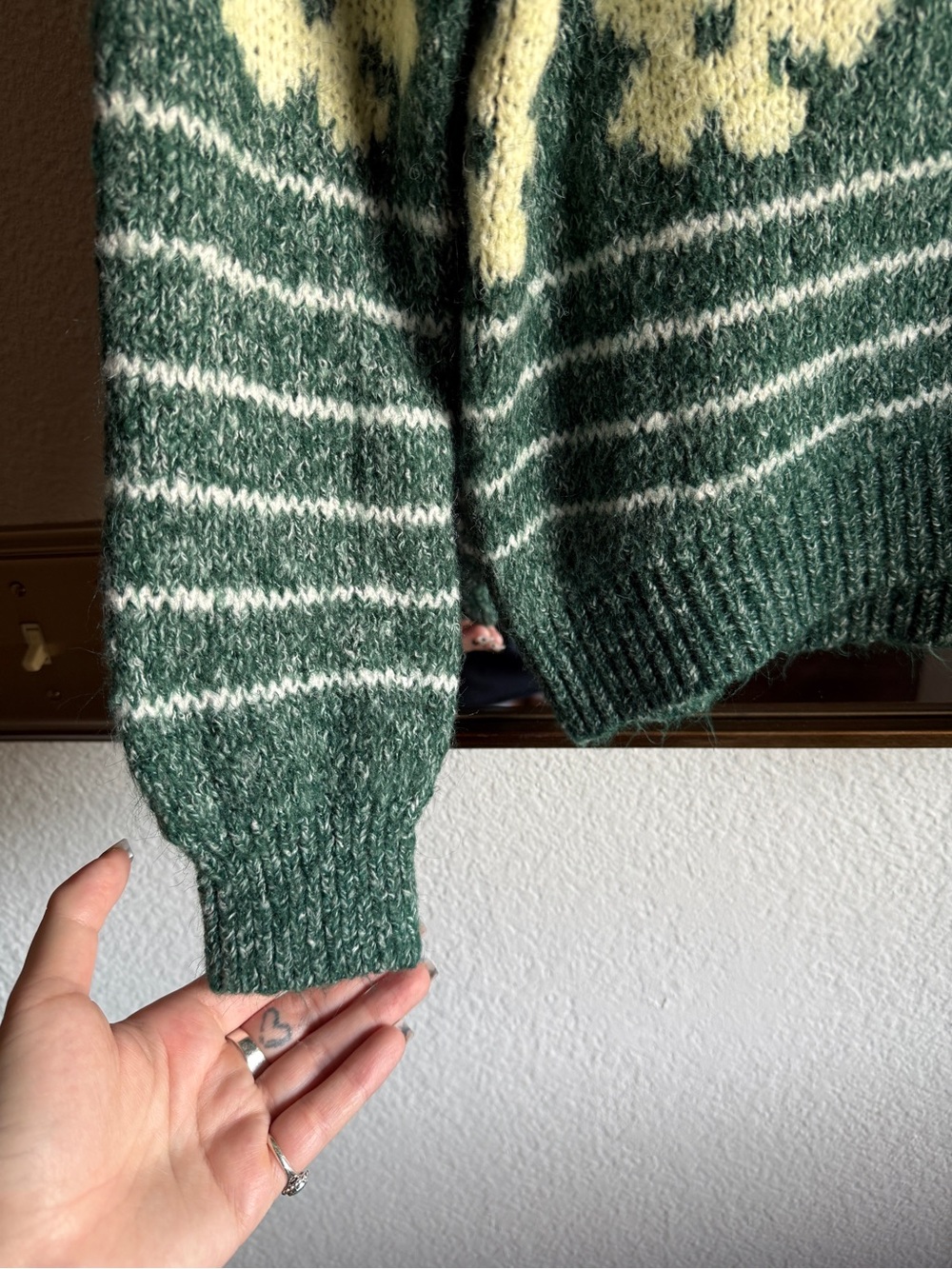 Flower Sweater - Picture 3 of 7